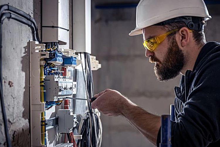 عیب یابی تابلو برق دستگاه