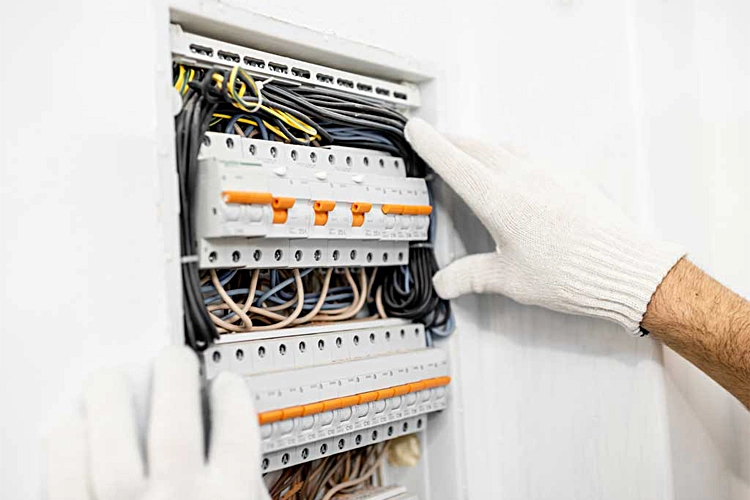 مونتاژ تابلو برق حفاظت از موتورها