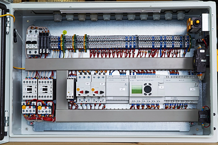مونتاژ تابلو برق کنترل مایعات