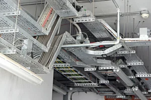 کابل کشی روی سینی در سوله ها